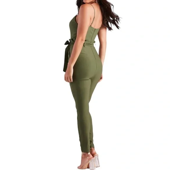 [Windsor] NWOT V-Neck Paper Bag Jumpsuit - Picture 4 of 6